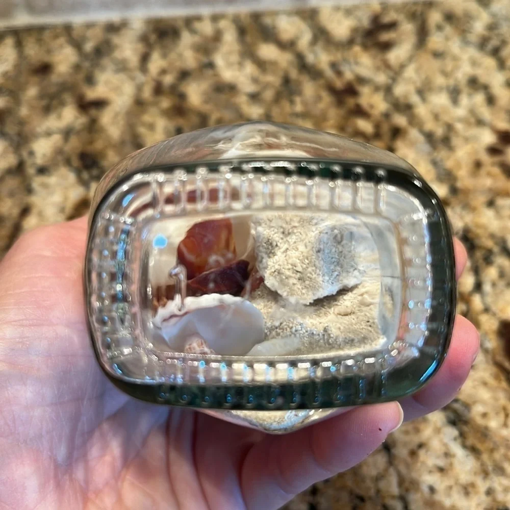 🐚 Decorative Sea Shells and Sand Art in Adorable Glass Heart with Cork Lid - Picture 6 of 10
